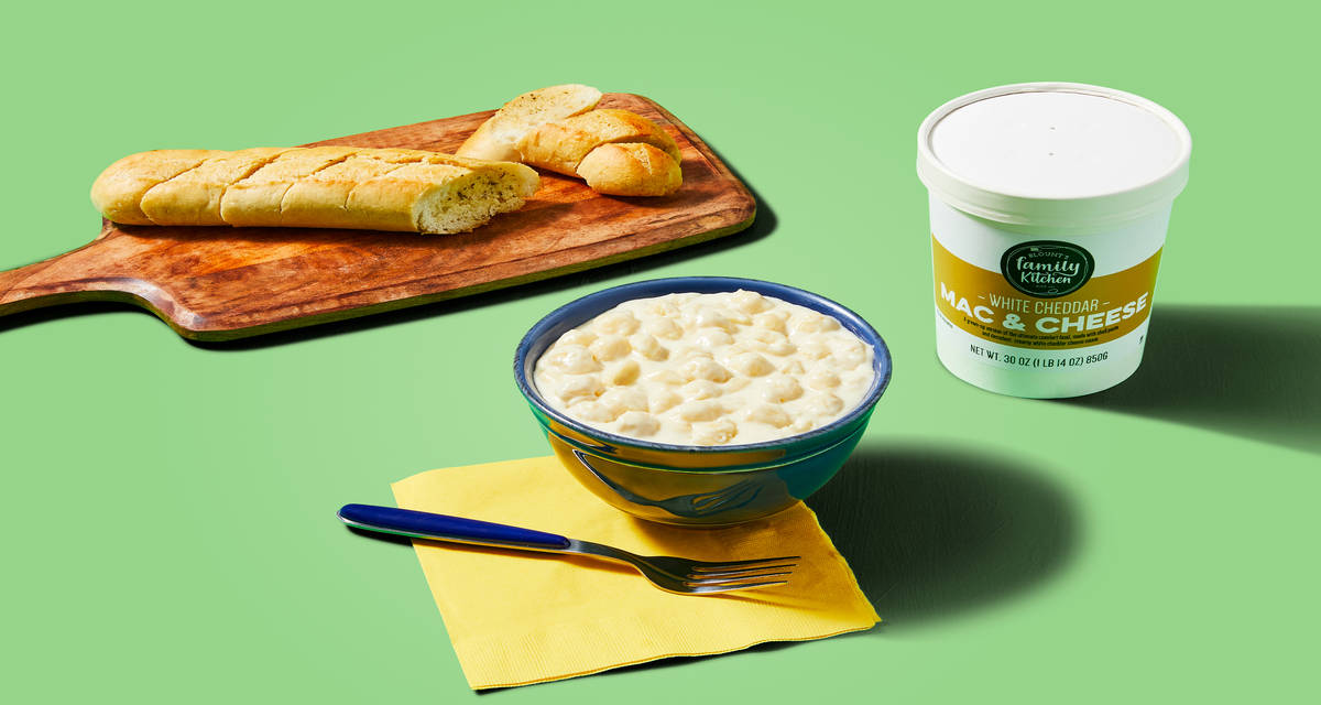 Mac & Cheese with Garlic Bread The dream team. | 3-4 Servings