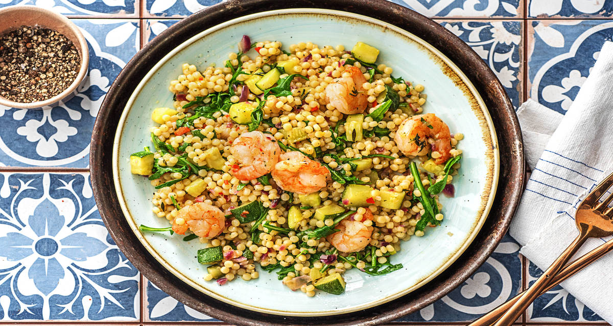 Couscous perlé, crevettes et courgette Avec du thym frais, du piment rouge et du citron