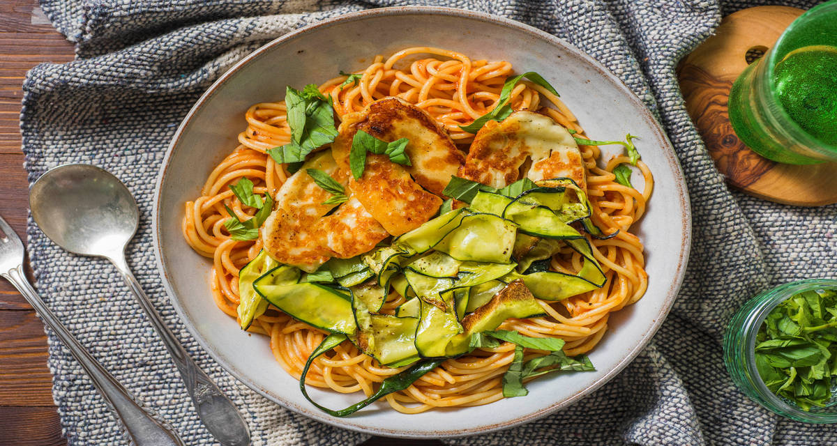 Pasta met geroosterdepaprikasaus en halloumi Recept HelloFresh