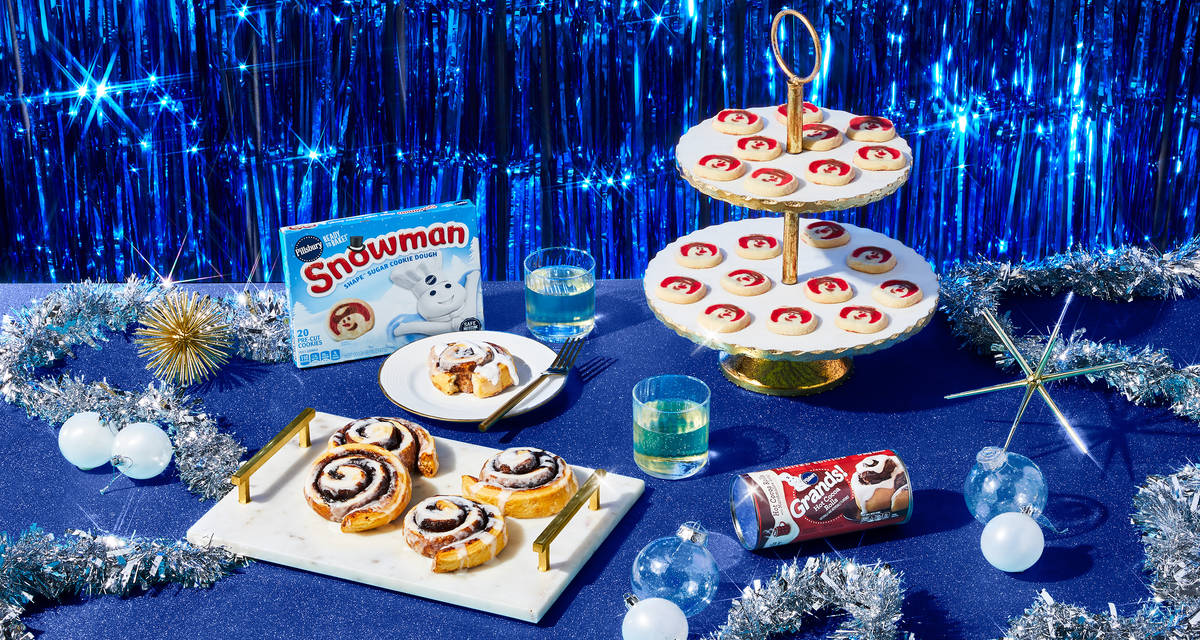 Pillsbury Grands! Hot Cocoa Rolls & Snowman Cookies A match made in heaven. | 5 Rolls & 20 Cookies