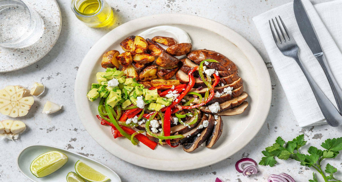 Portobello met salsa van avocado en limoen met krieltjes en labne