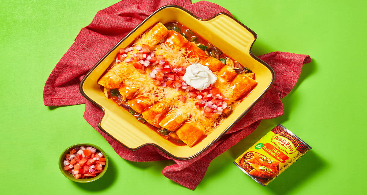 Red Chili Chicken Enchiladas with Old El Paso Mild Red Enchilada Sauce, Pico de Gallo & Sour Cream