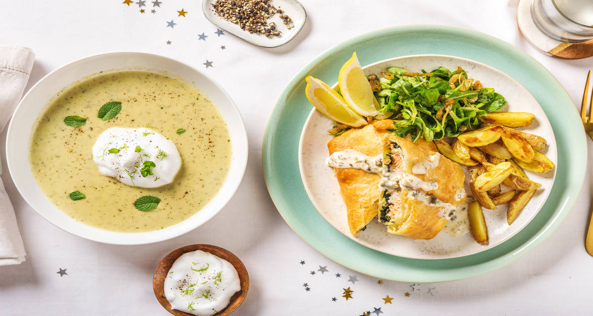 Saumon en croûte accompagné de grenailles, de câpres et d'une salade avec une soupe de fenouil en entrée