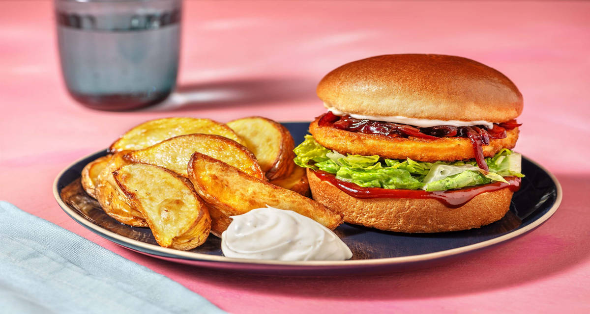Veganer Chicken Burger mit Ofenkartoffeln