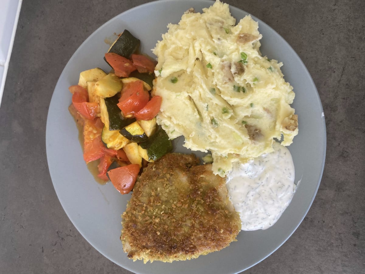 Breaded saithe with onion mashed potatoes