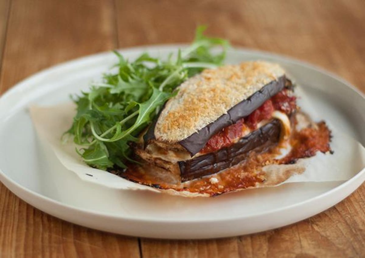 Crumbed Eggplant Parmigiana (v)