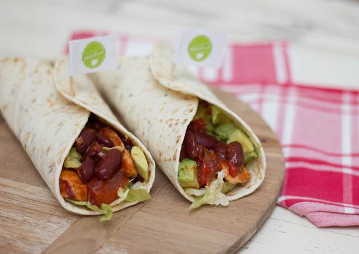 Volkoren wraps met kipfilet, kidneybonen en avocado