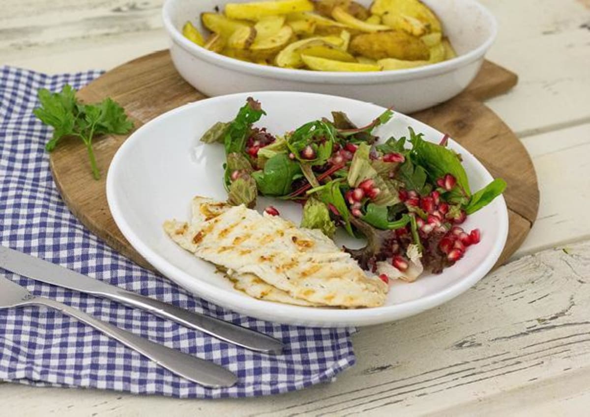 Gebakken scholfilet en gebakken frieten 