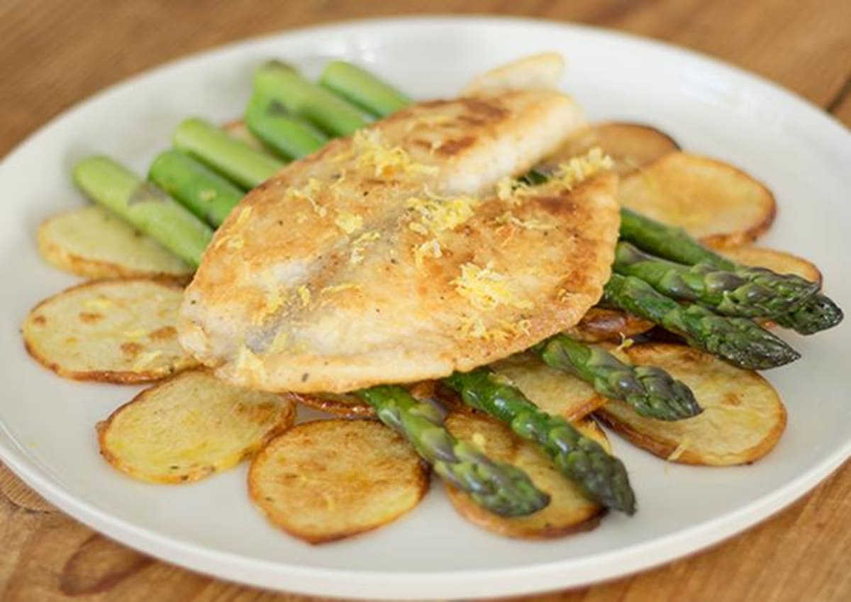 Pan Fried Snapper with Zesty Asparagus & Chips