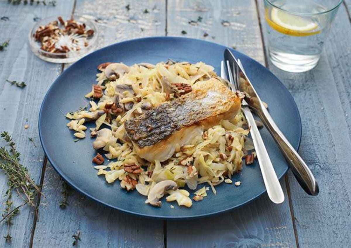 Orzo met gebakken heekfilet en champignons