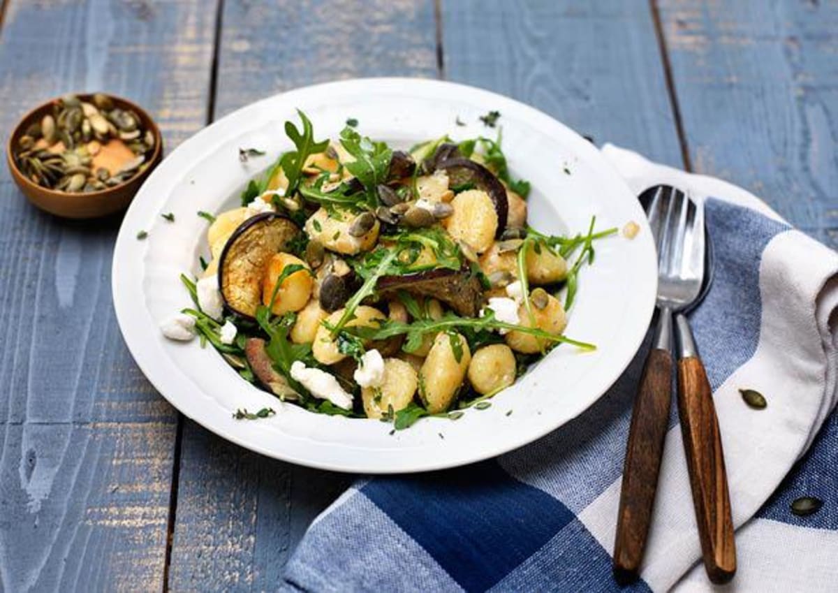 Gnocchi met tijm en geitenkaas, honing en pompoenpitten