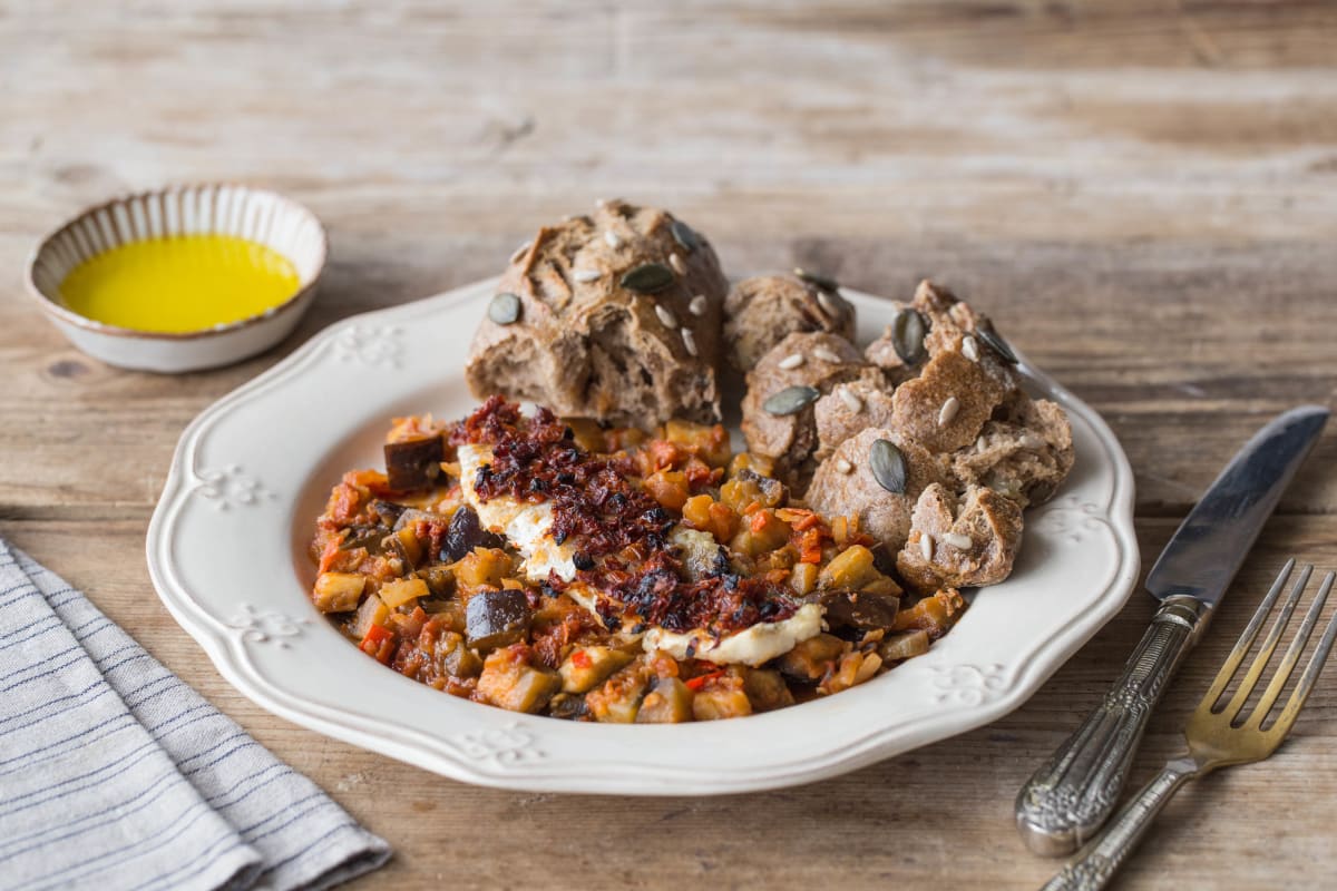 Wijtingfilet met tomatentapenade, ratatouille en baguette