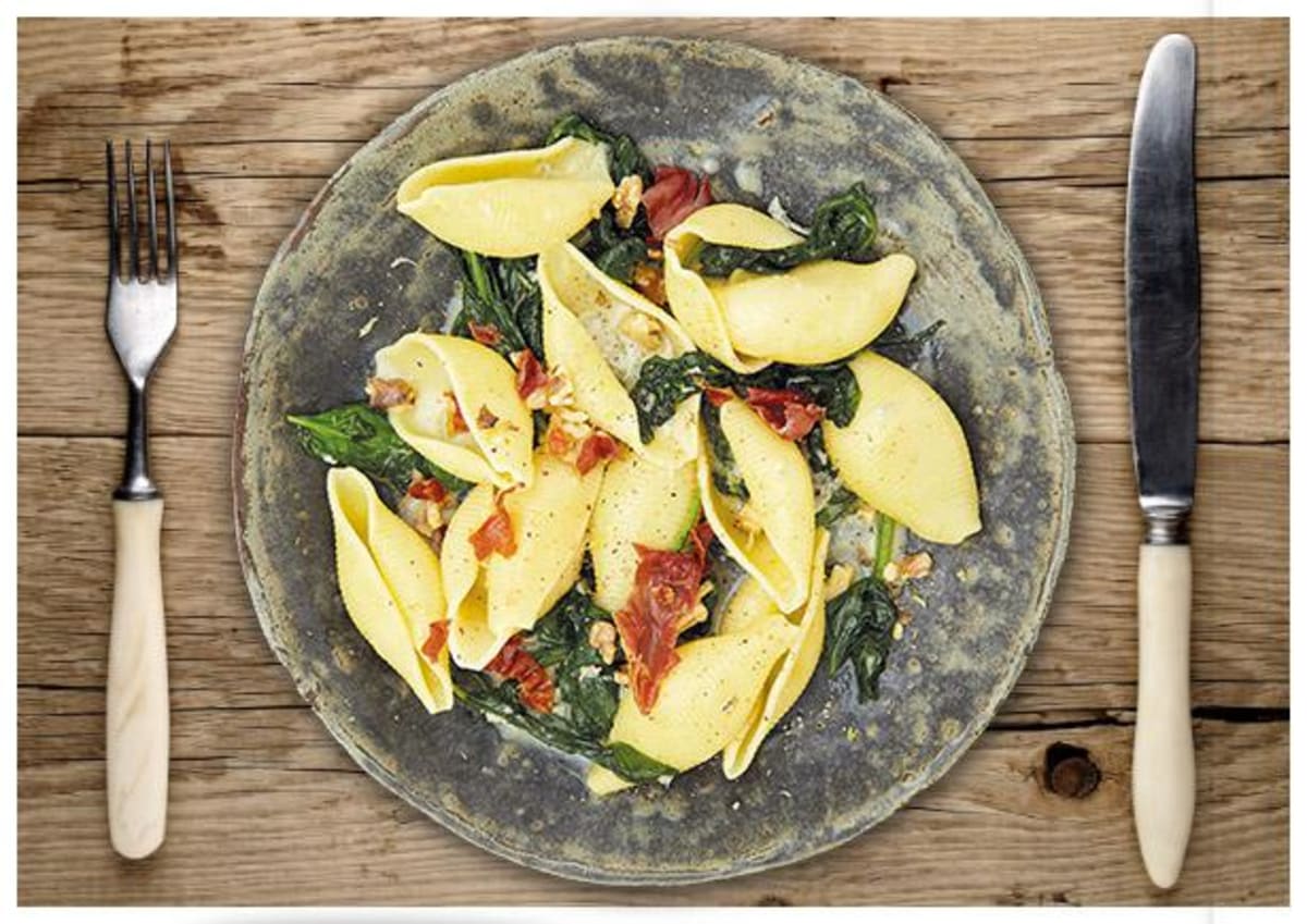 Conchiglie Pasta in herzhafter Gorgonzola-Spinatsoße Rezept | HelloFresh