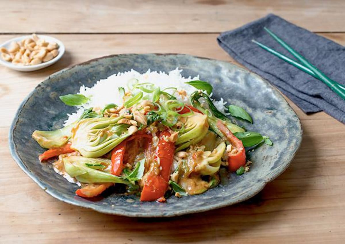 Thailändische Erdnuss Satay-Pfanne Rezept | HelloFresh