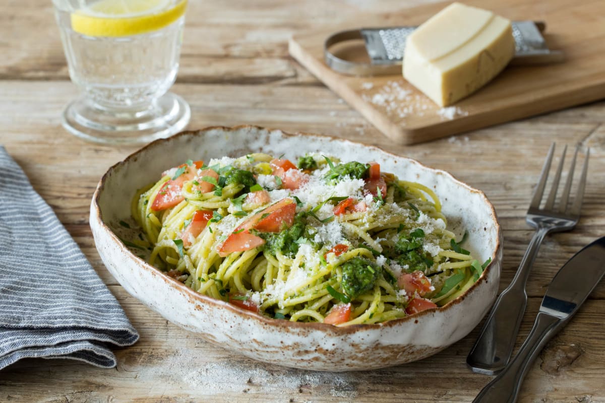 Herzhafte Sauerampfer-Pesto-Spaghetti