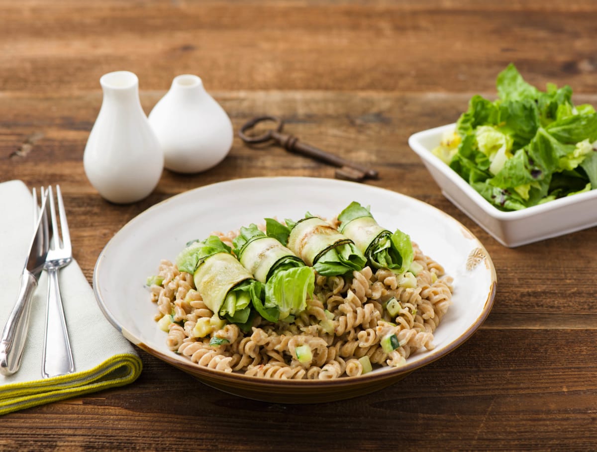 Fusilli met gevulde courgetterolletjes en grana padano