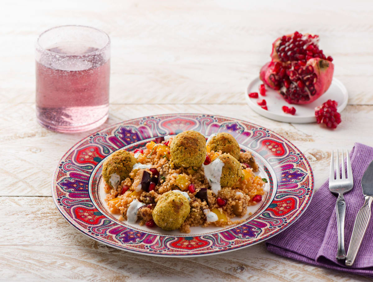 Marokkaanse couscous met verse munt en falafelballetjes