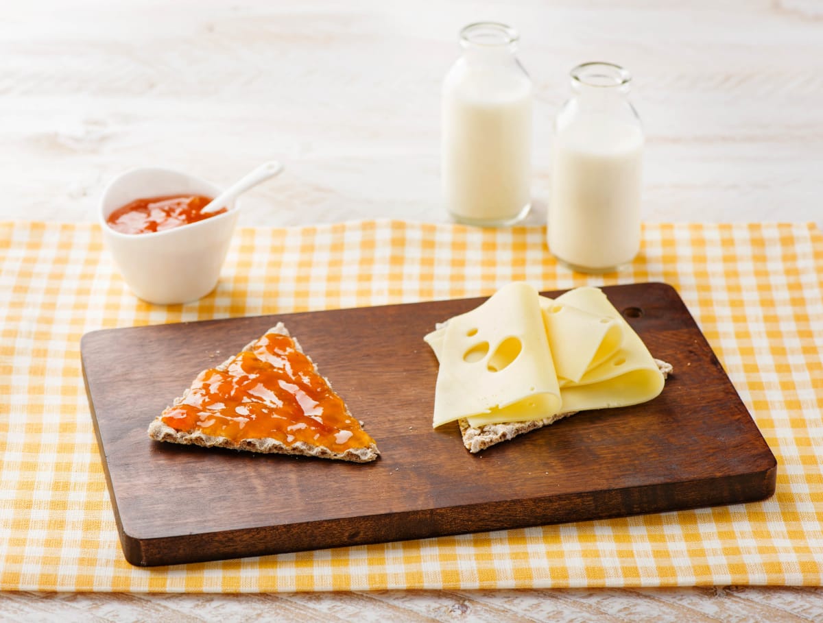 schakelaar gracht medaillewinnaar Zweedse crackers met kaas en jam Recept | HelloFresh