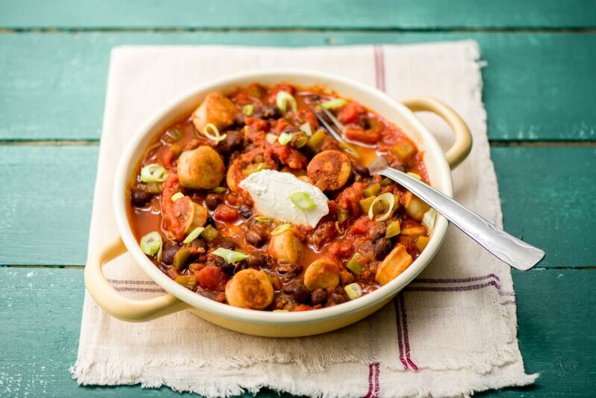 Southwestern Chicken Sausage Chili with Black Beans, Sour Cream, and Oregano