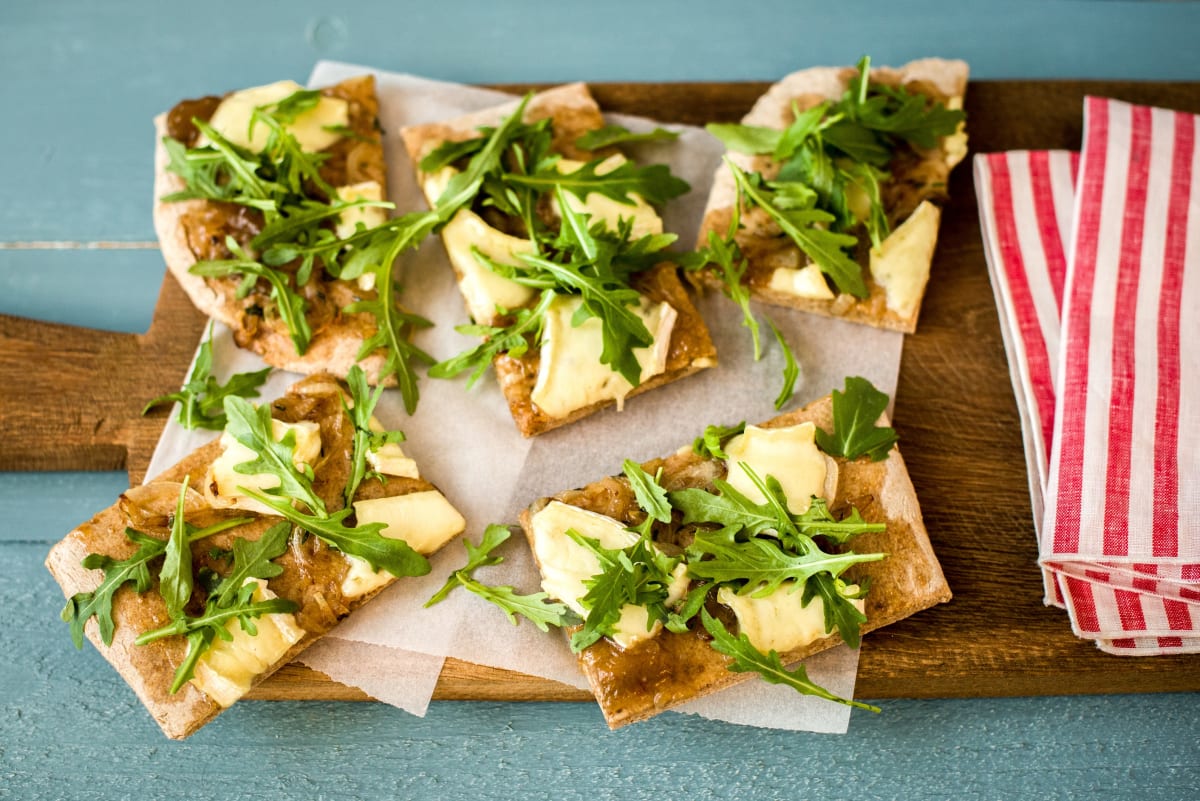 Fig & Brie Flatbread with Thyme-Caramelized Onions and Balsamic-Arugula Salad