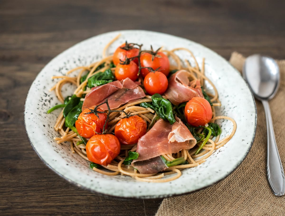 Italiaanse sliertjespasta met serranoham