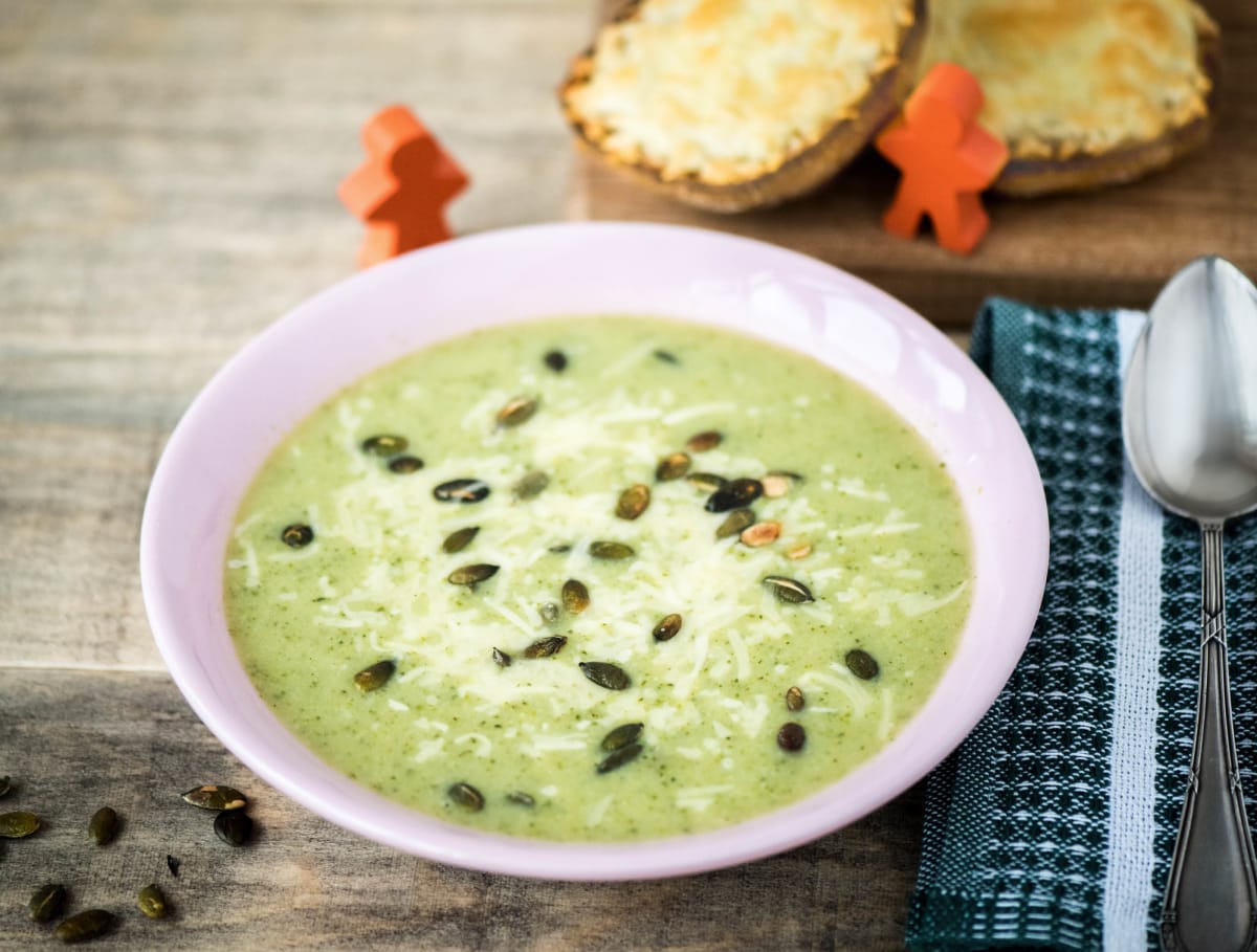 Groene soep met ciabatta