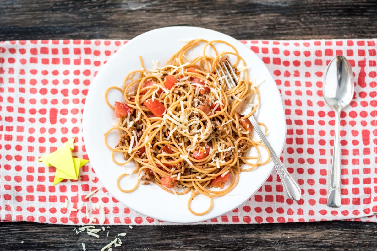 Spaghetti bolognese met gehakt en kaas