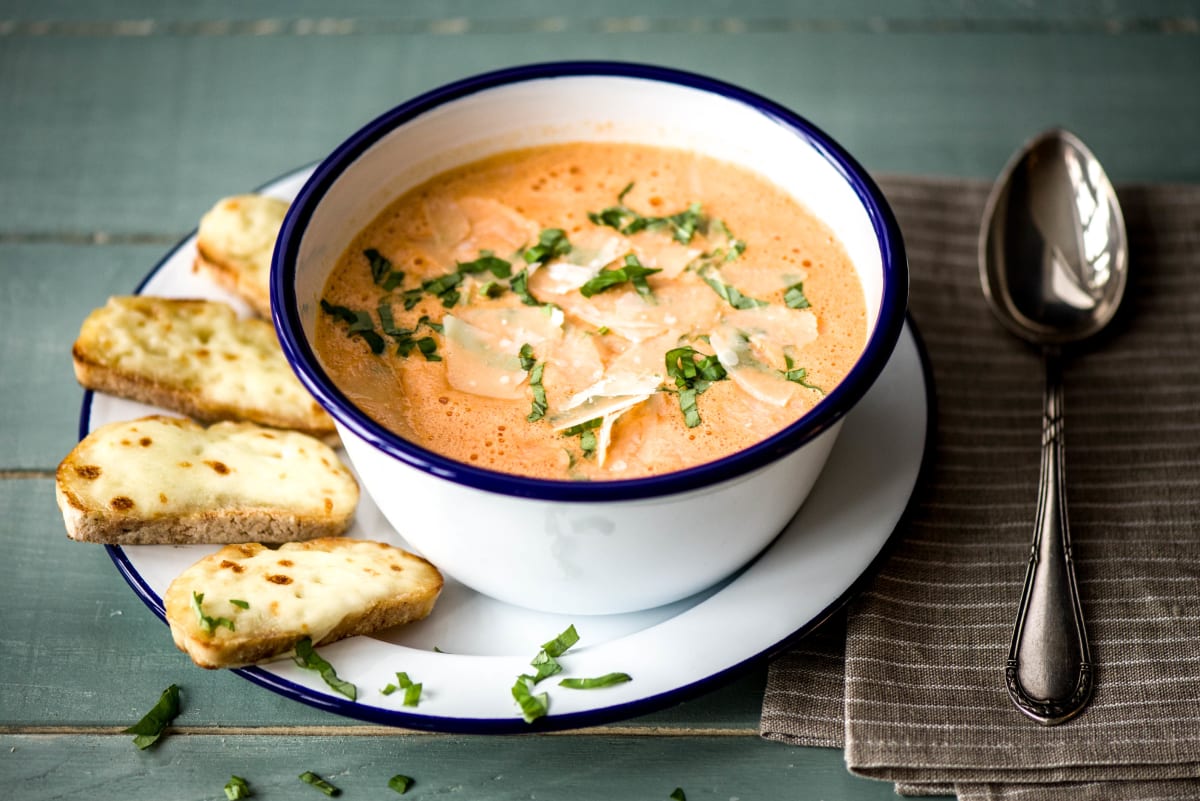 Schnelle Tomaten-Peperoni-Suppe