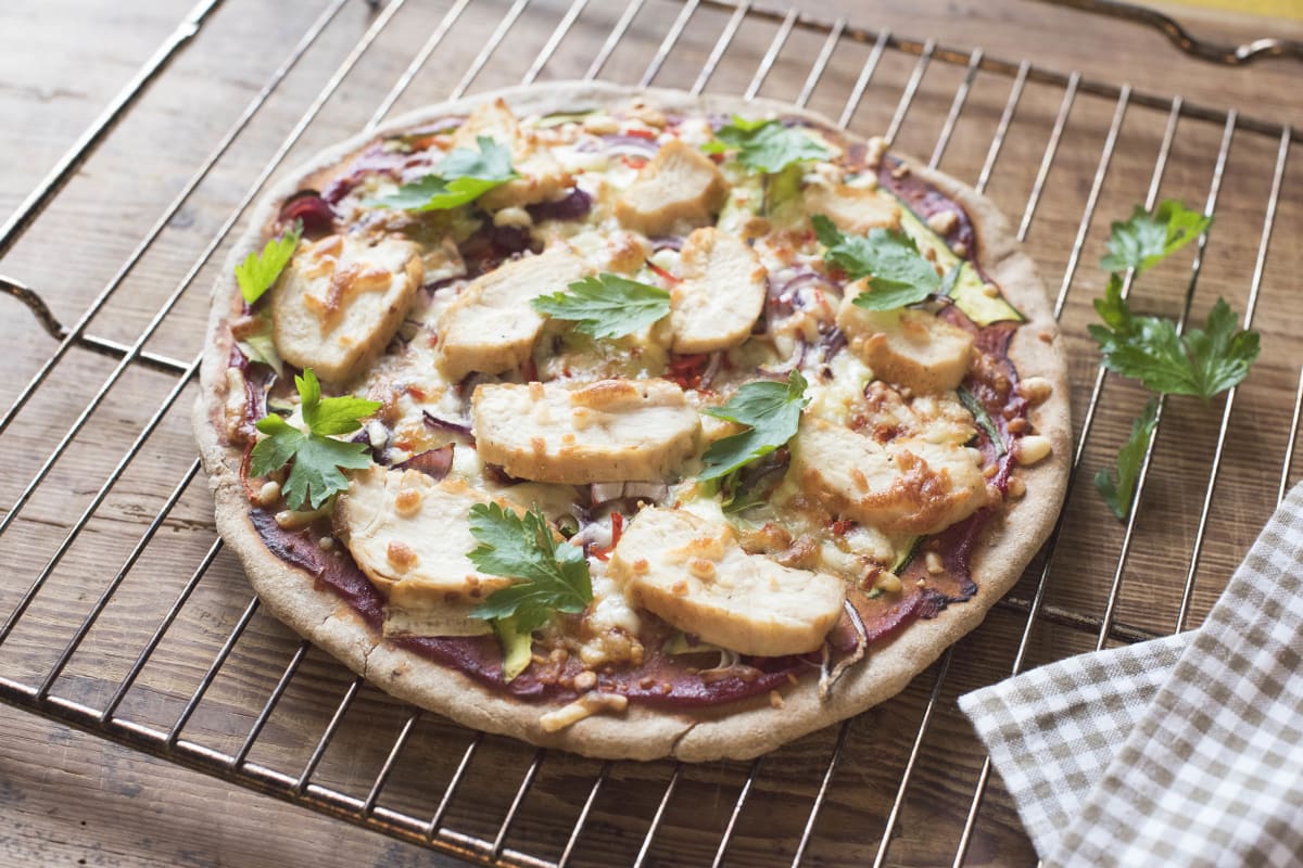 Chicken, Zucchini & Red Onion Pizza