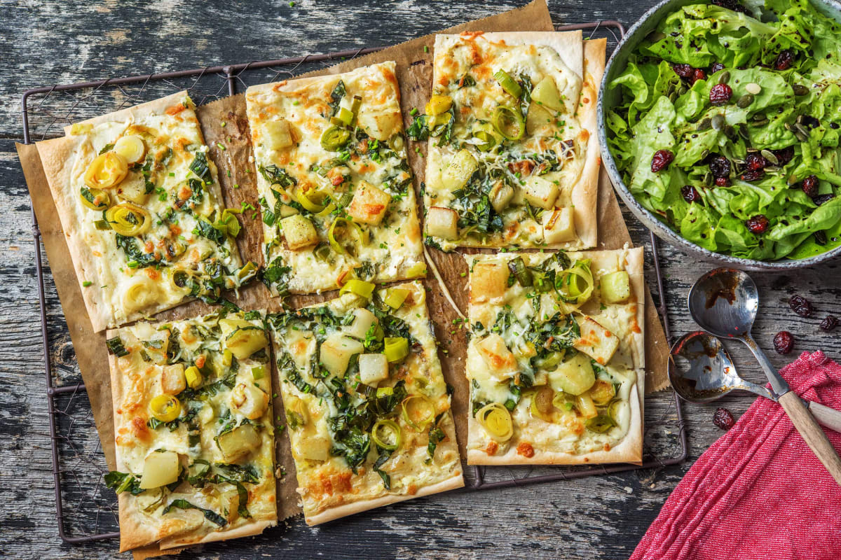 Flammkuchen mit lila Kohlrabi,