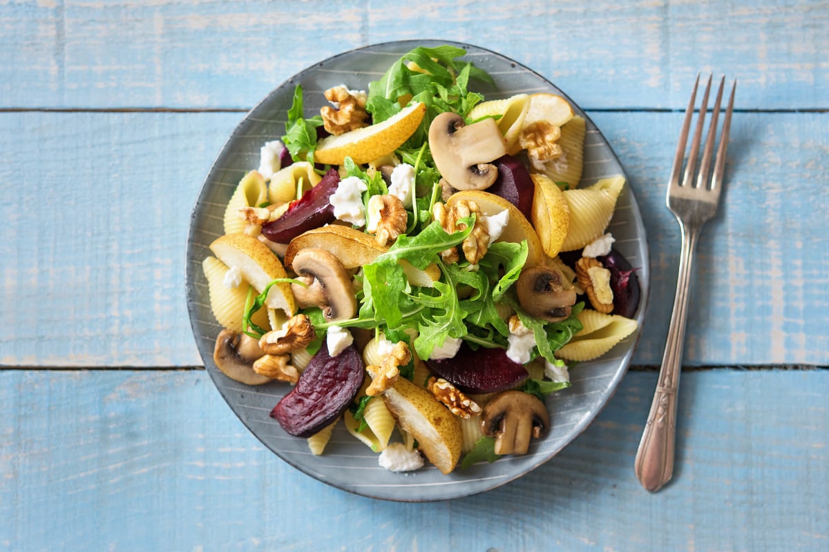 Conchiglie met rode biet en geitenkaas