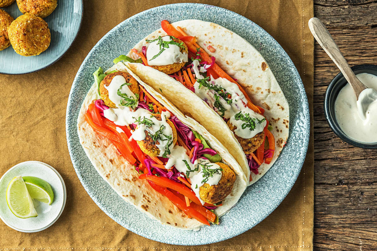 Wrap aux falafels, aux poivrons grillés et à la sauce tahini