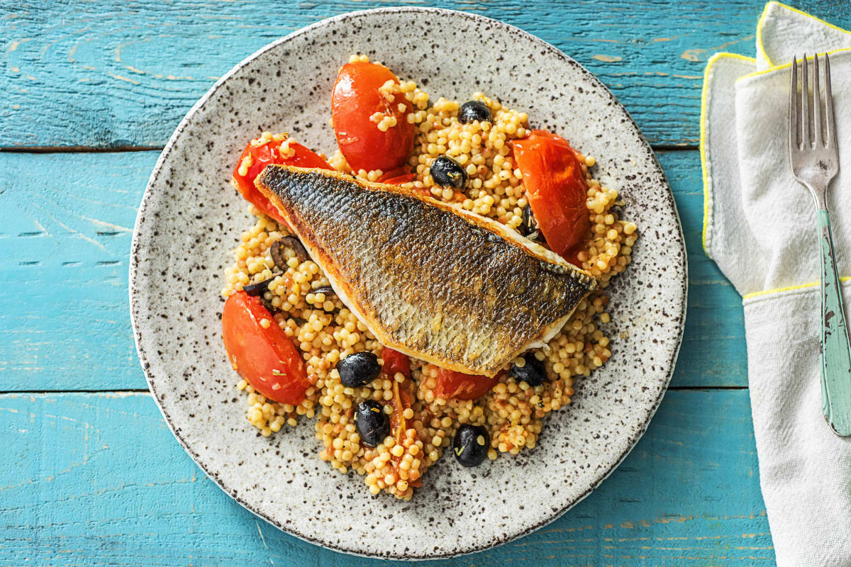 Bar à la poêle et couscous perlé