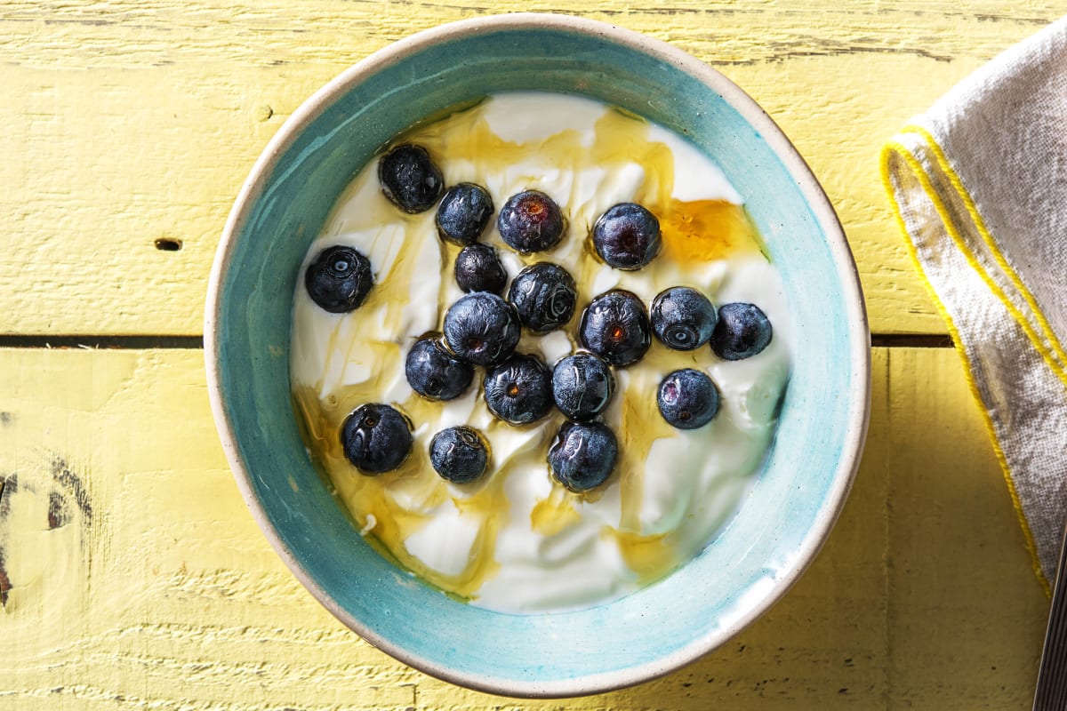 Yoghurt met verse blauwe bessen en honing (500g / kant-en-klaar)