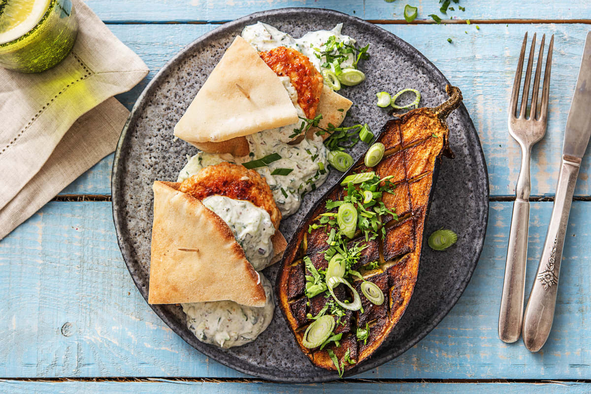 Burgers de poulet épicés et naan