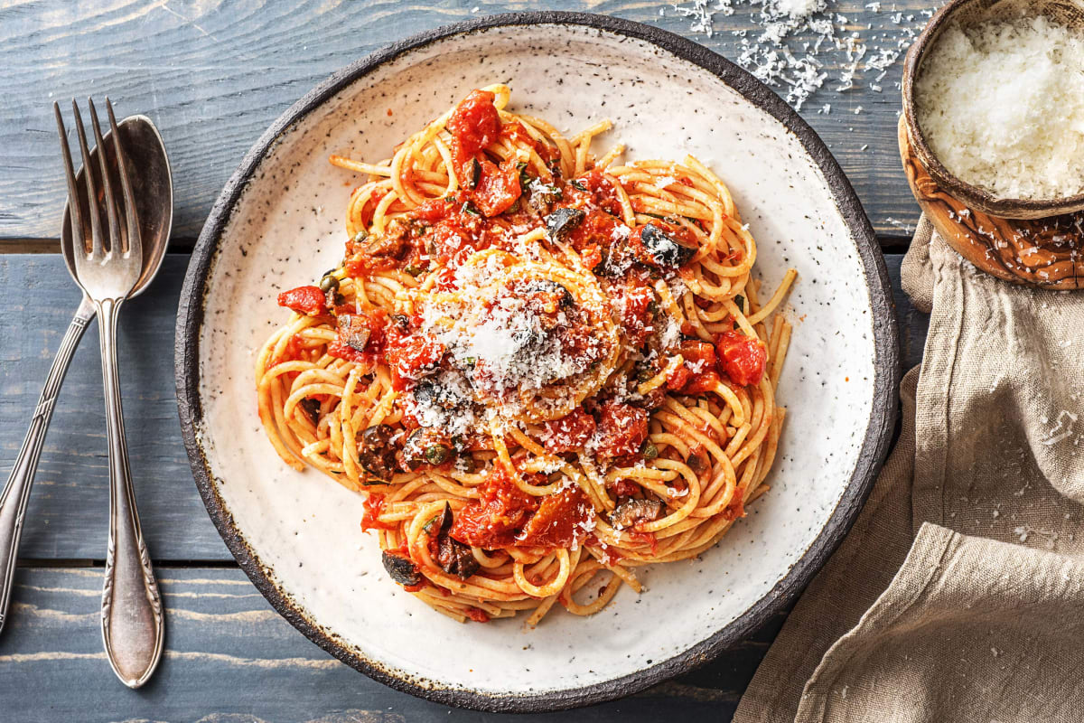 Spaghetti Puttanesca! Pasta mit Kapern