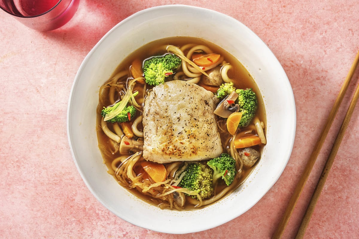 Japanse ramen met gebakken schelvisfilet