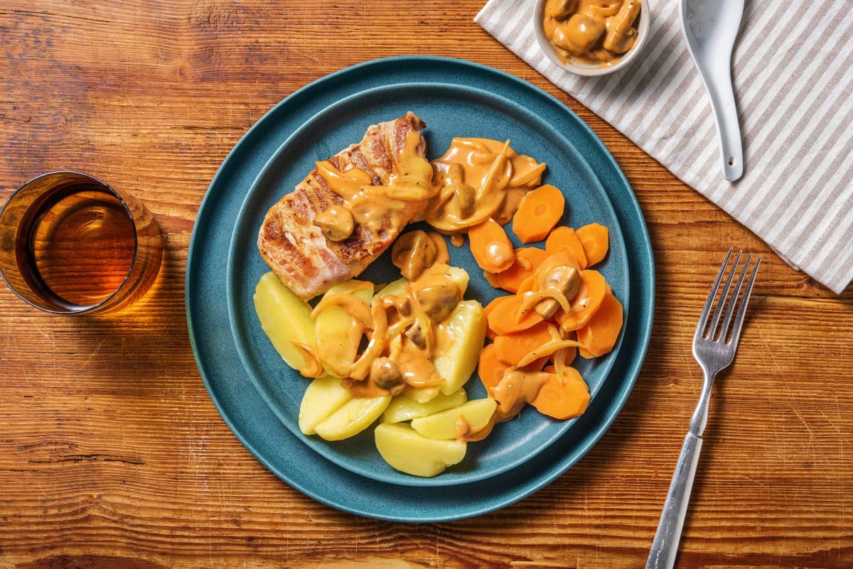 Schweinelachs im Baconmantel Rezept | HelloFresh