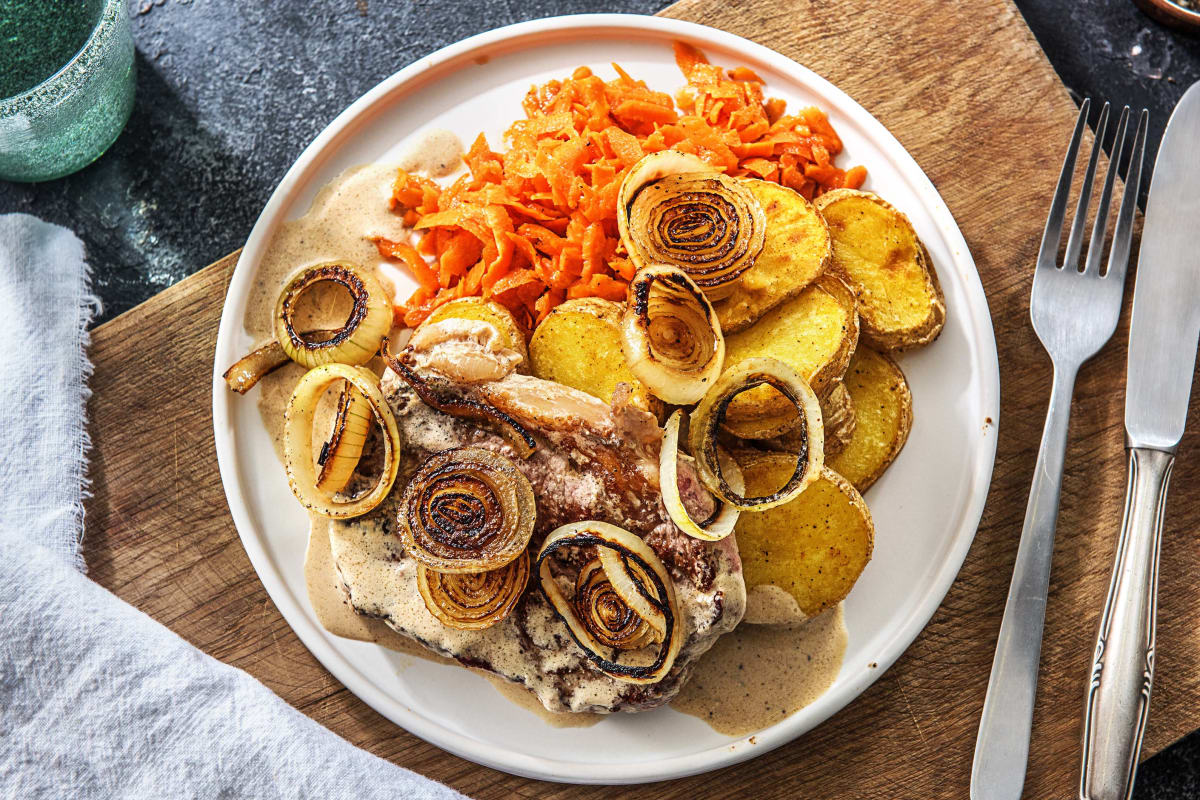 Zwiebelrostbraten mit Karottensalat