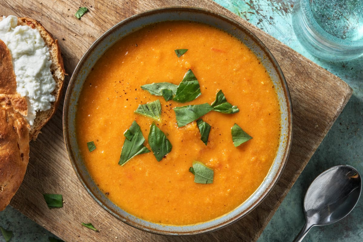 Soupe de carotte et de tomate et mozzarella de bufflonne fondante