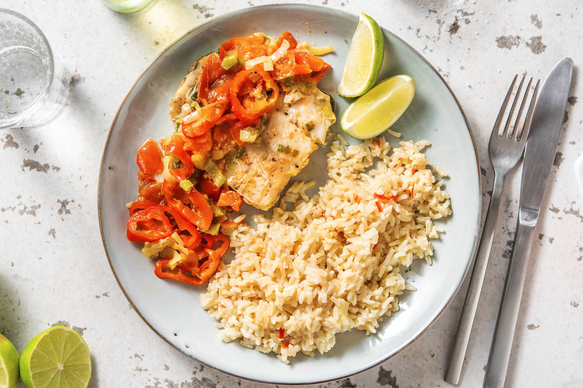 Papillote de poisson à l’orientale avec du poireau et de la tomate