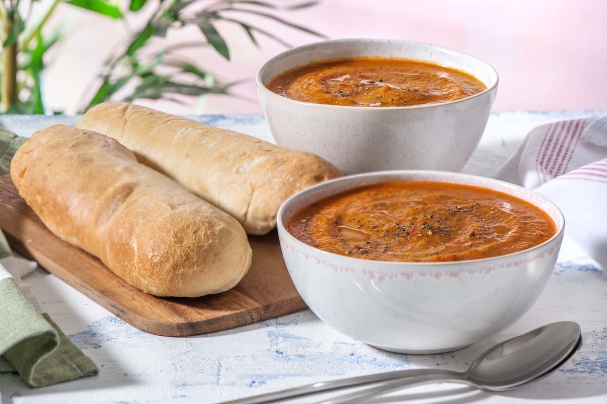 Verse gazpacho met baguette