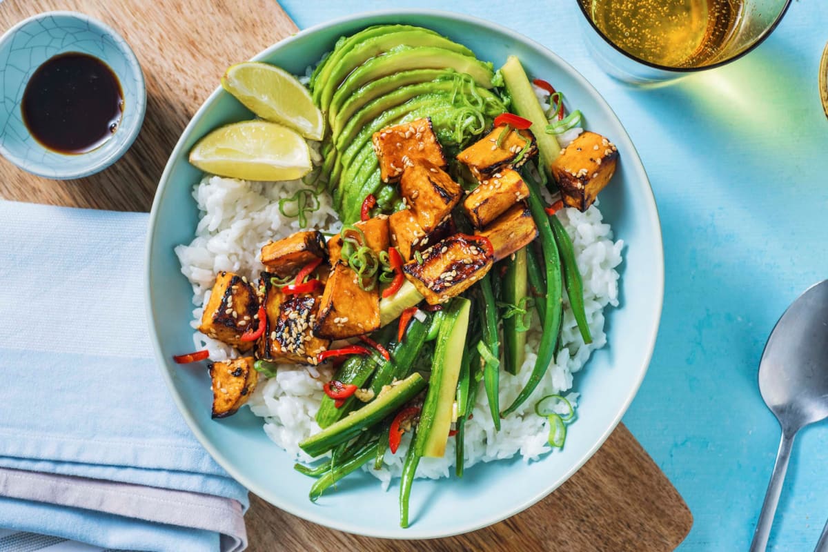 Vegane Bowl mit Sesam-Süßkartoffel