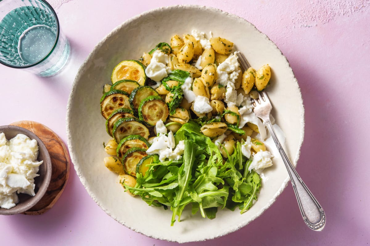 Pasta pesto met courgette en buffelmozzarella