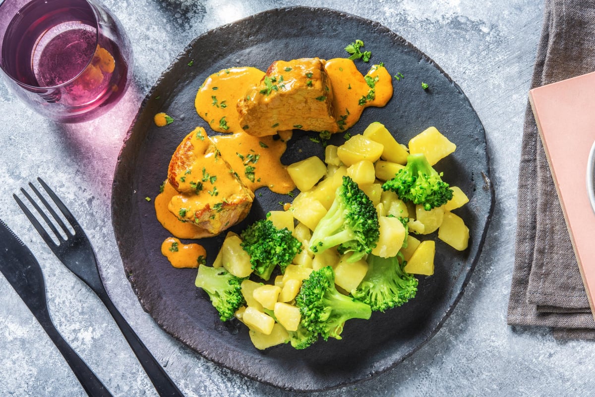 Zartes Schweinefilet in Curry-Sahne-Soße