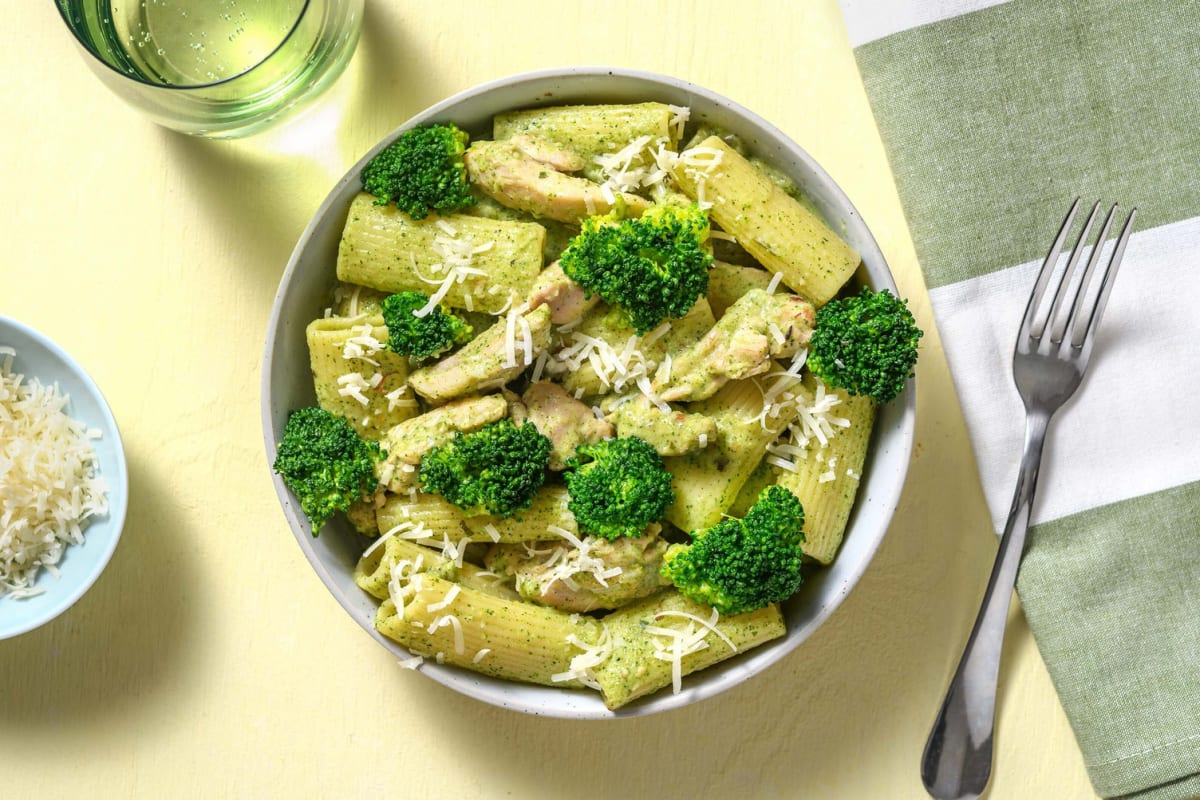 Rigatoni met kippendij in romige broccolisaus