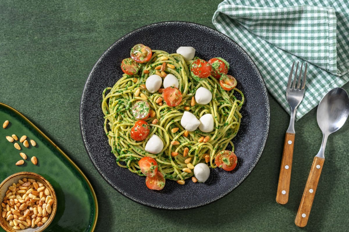 Popeye-Spaghetti mit Mozzarella-Konfetti