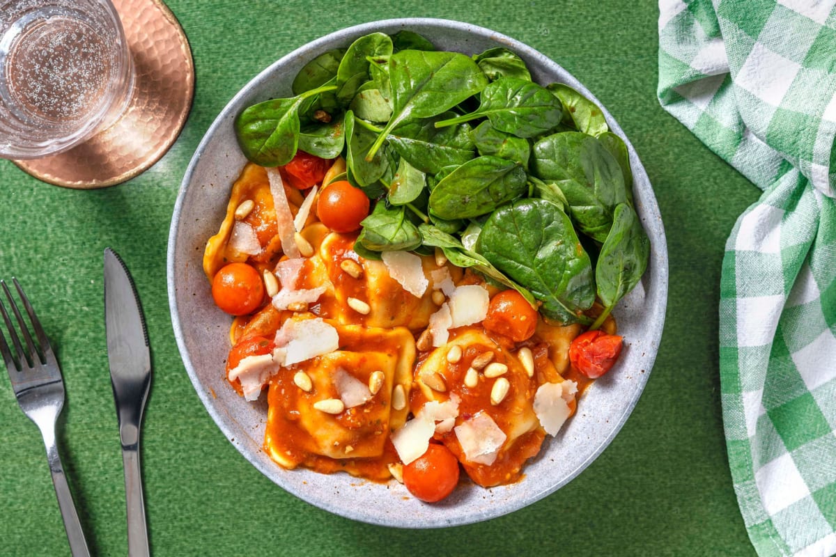 Maxi-Ravioli mit Tomate-Mozzarella-Füllung