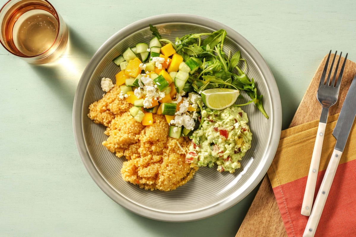 Guacamole Bowl mit Quinoa & Mango-Gurken-Salat