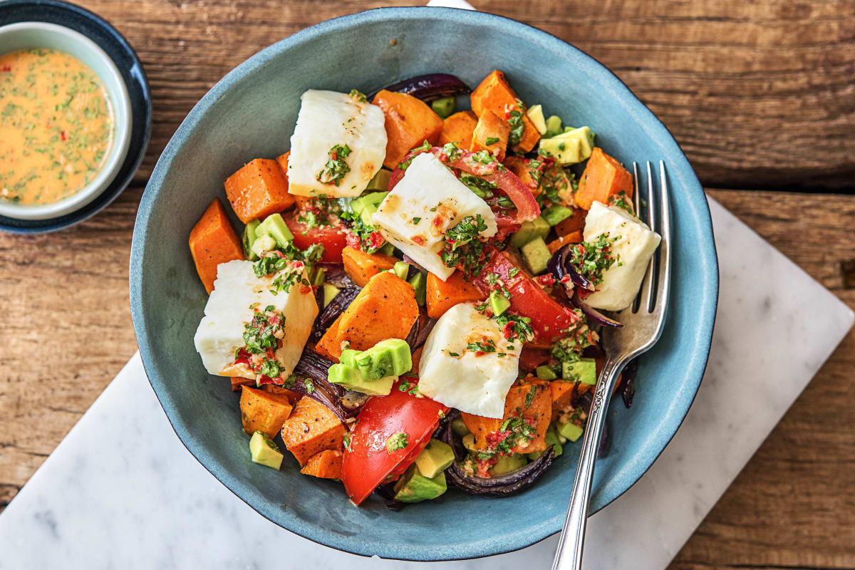 Buntes Ofengemüse mit Grillkäse & Avocado